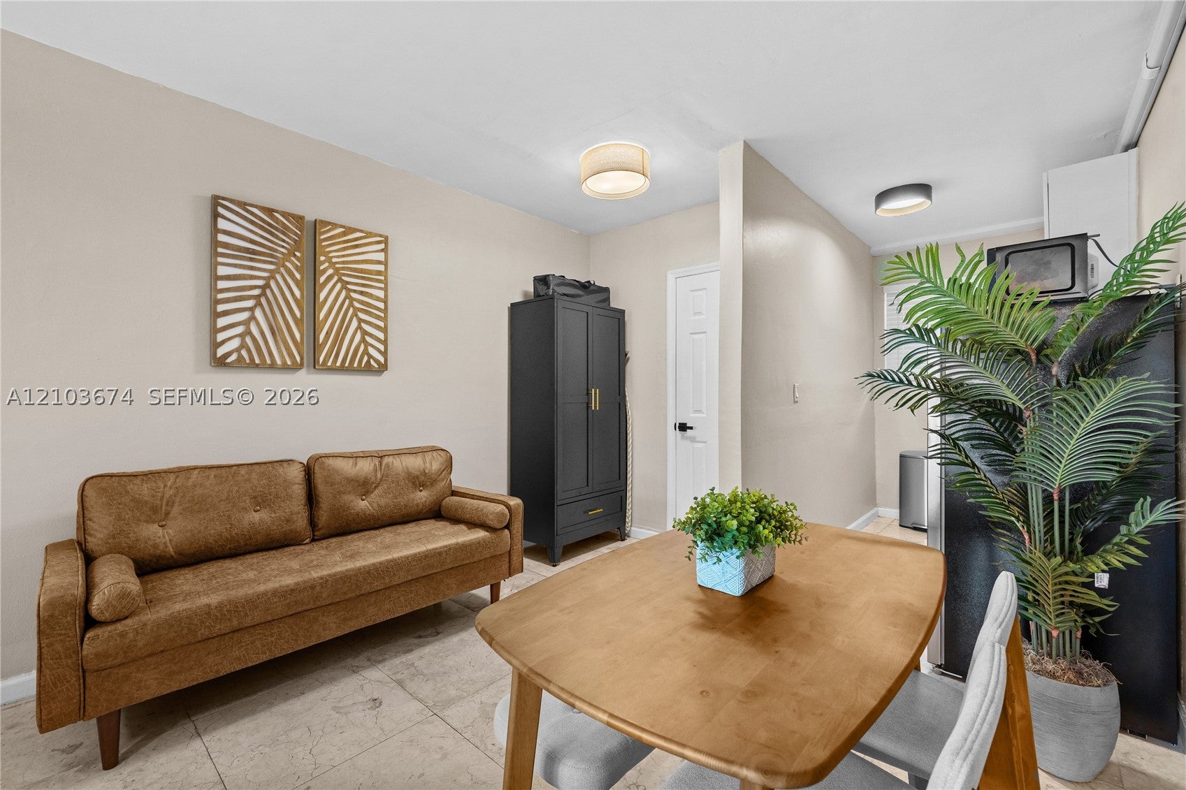 View photos, virtual tours, details... 1685 Jefferson Ave 6