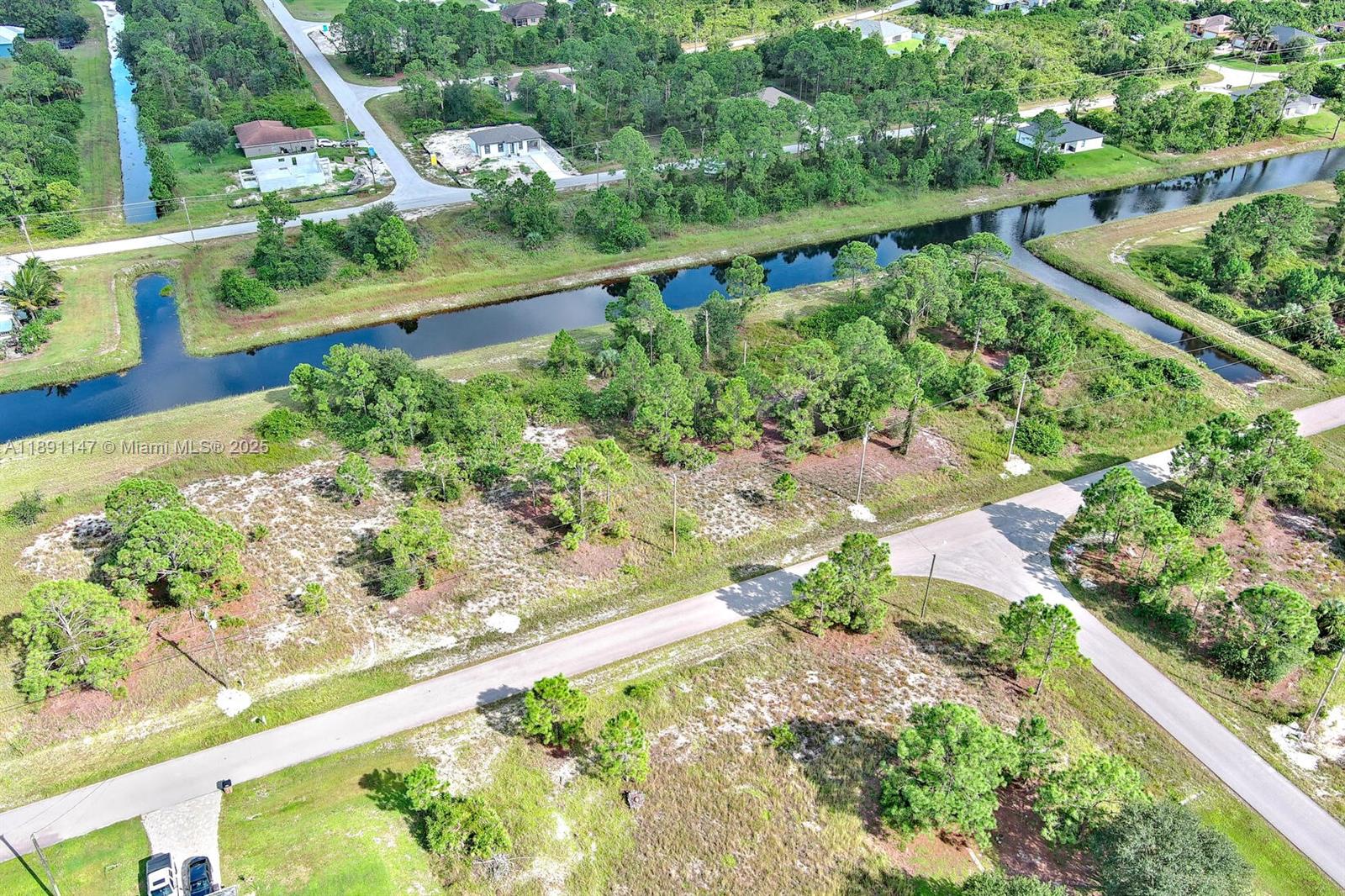 LEHIGH ACRES - Land