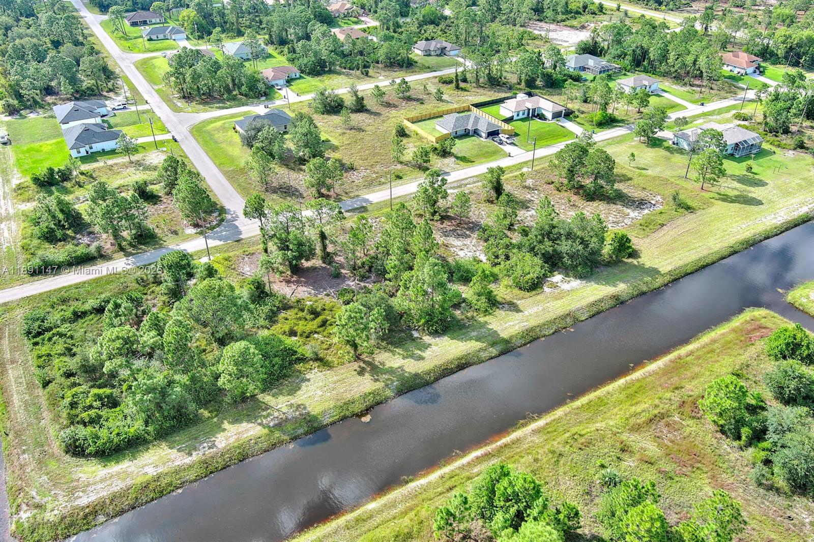 LEHIGH ACRES - Land