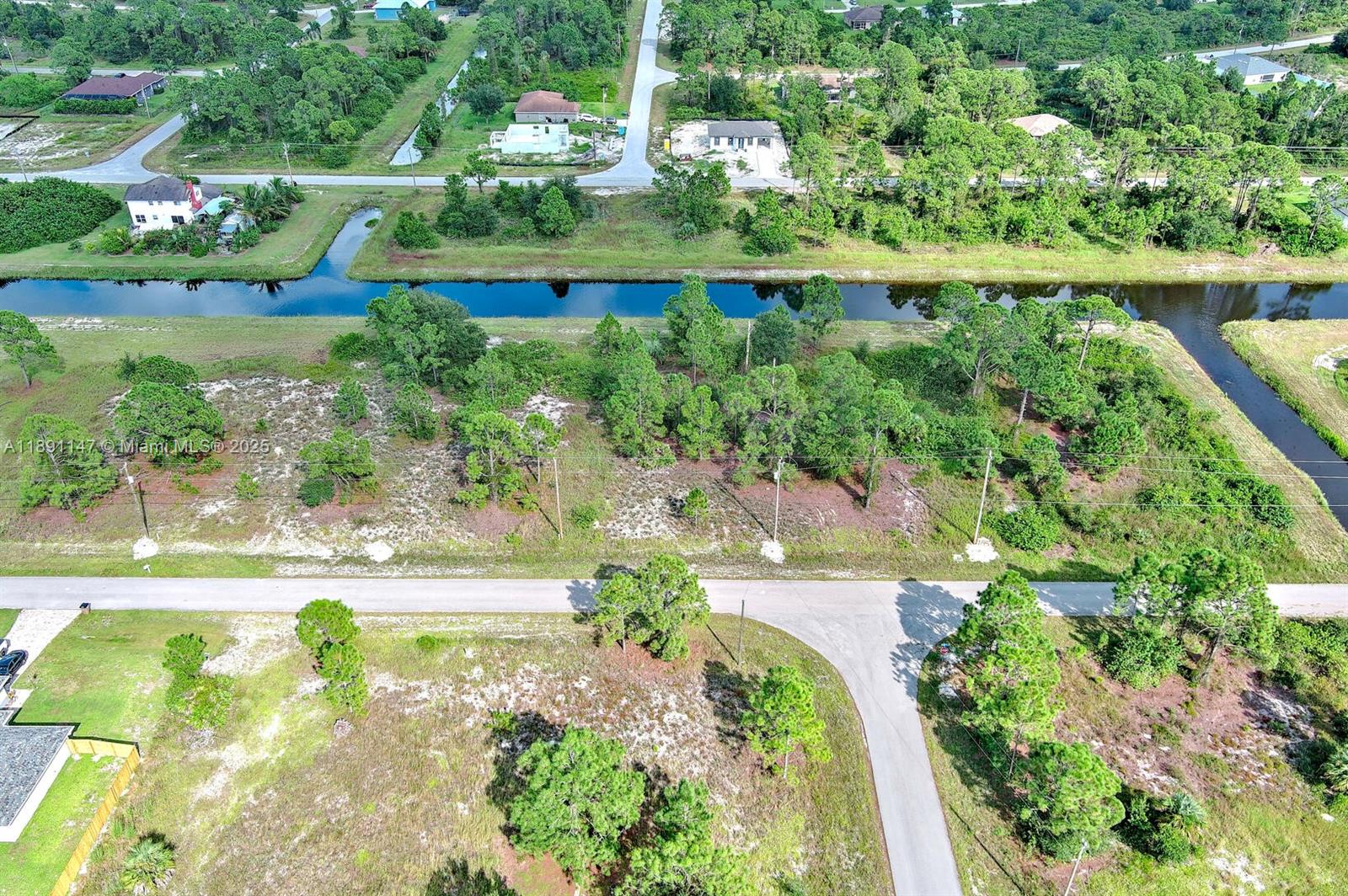 LEHIGH ACRES - Land