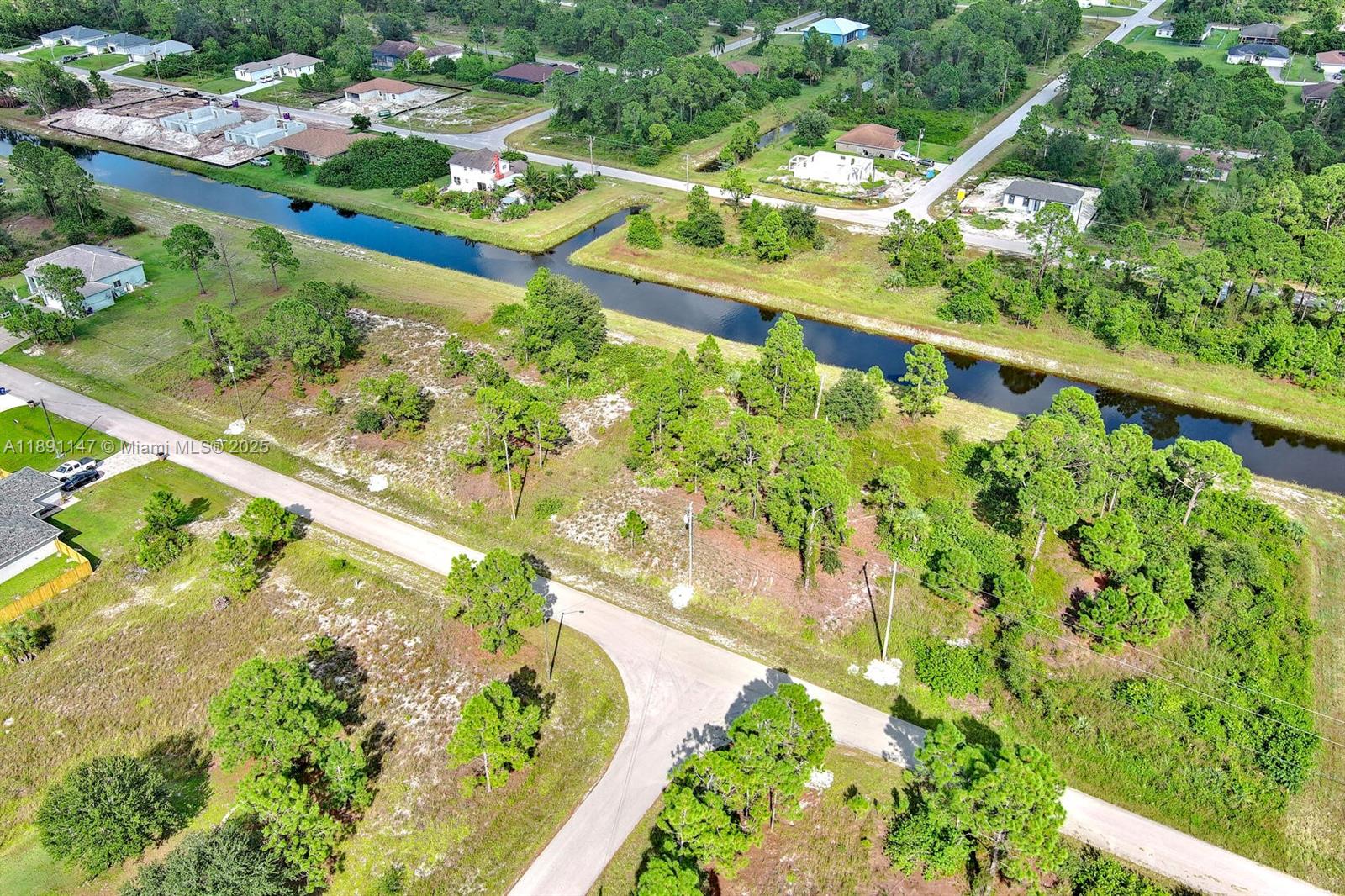 LEHIGH ACRES - Land