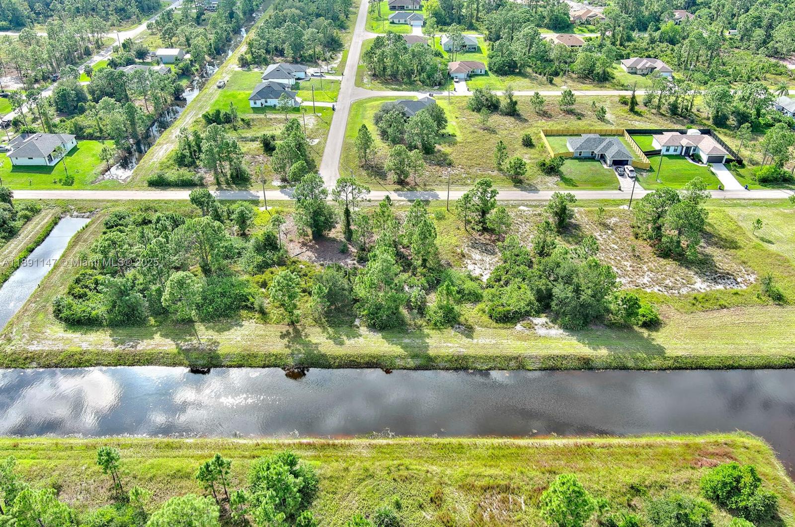 LEHIGH ACRES - Land