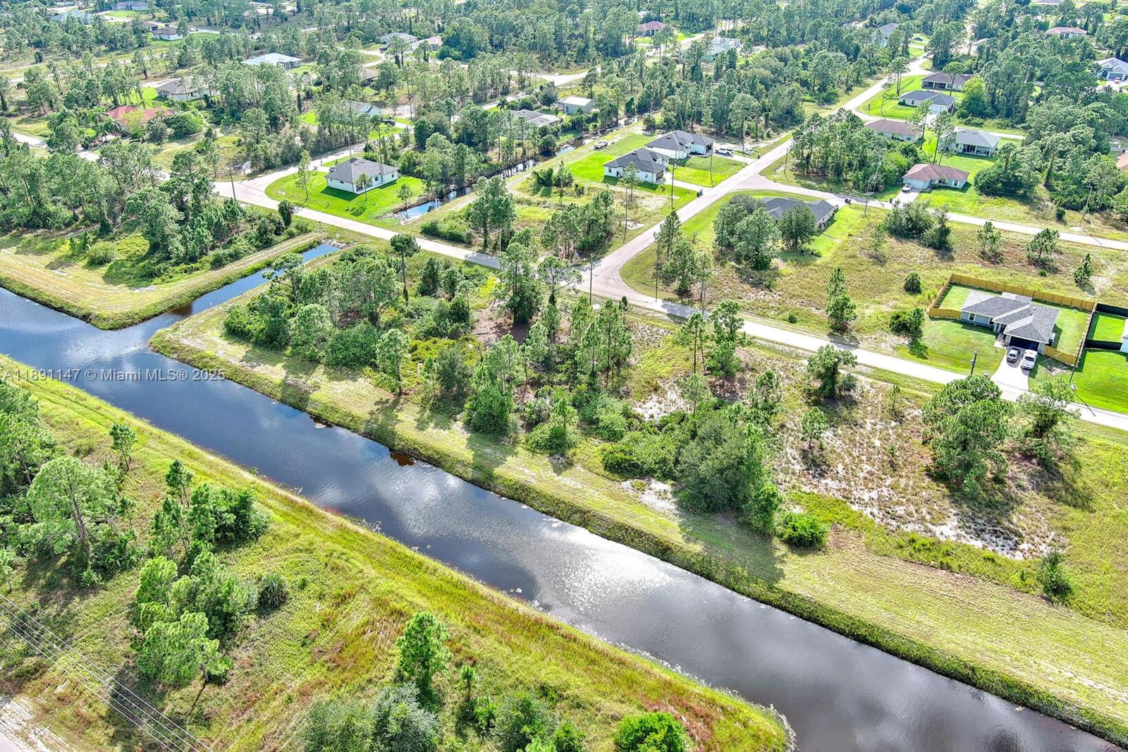 LEHIGH ACRES - Land