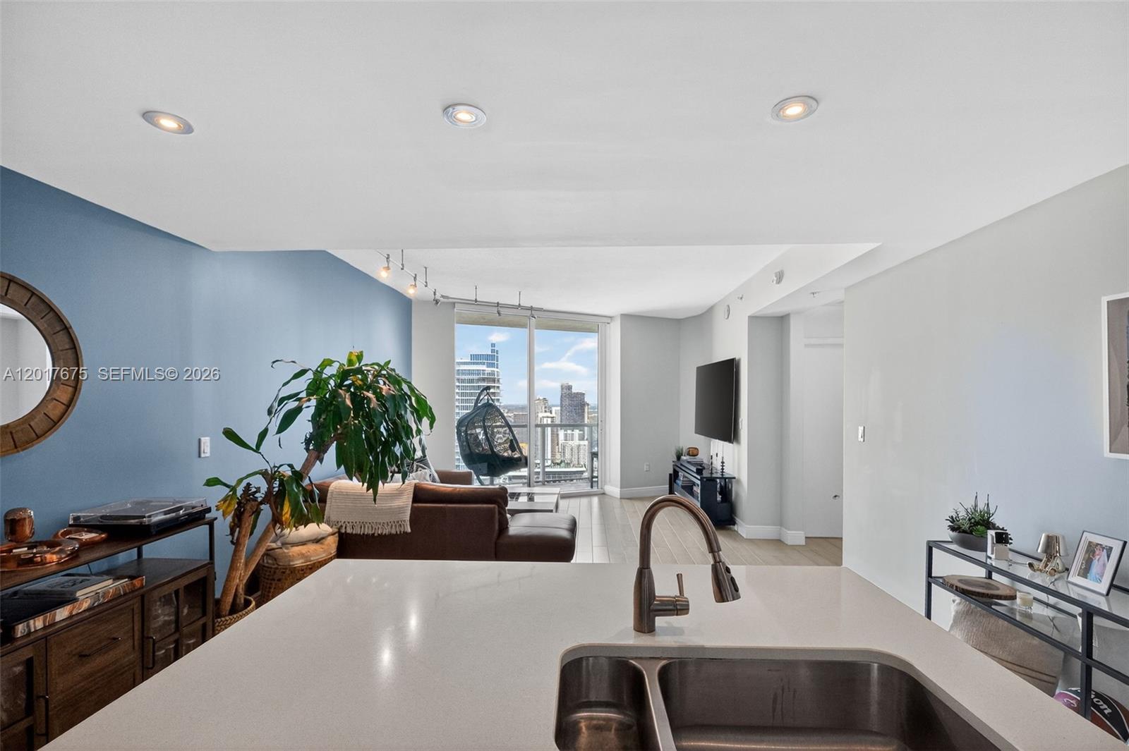 QUANTUM ON THE BAY CONDO - Residential