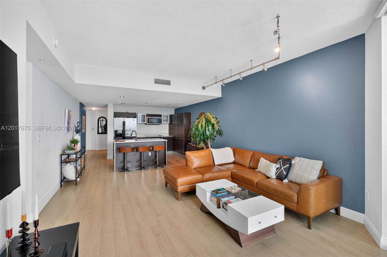 QUANTUM ON THE BAY CONDO - Residential