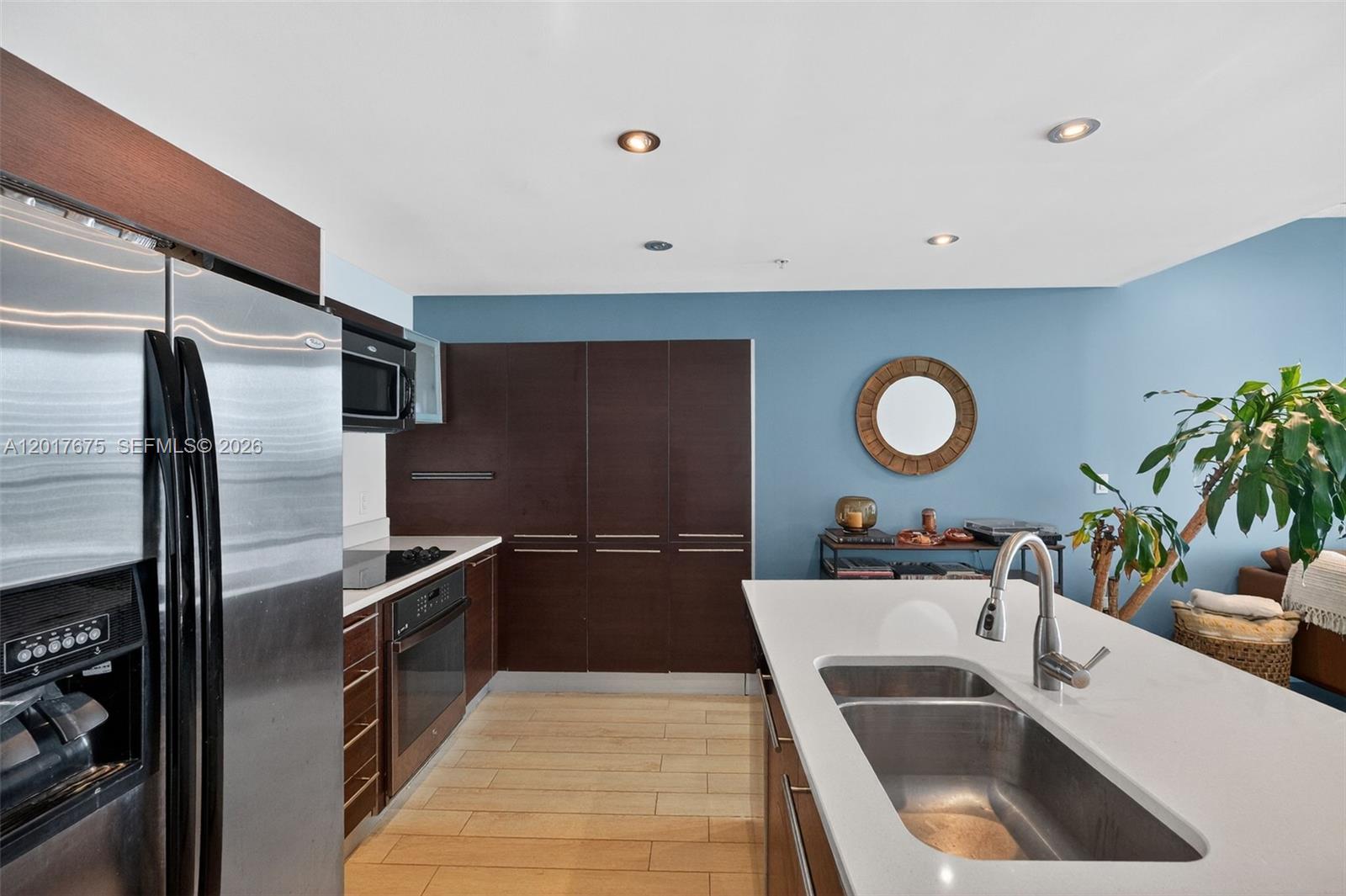 QUANTUM ON THE BAY CONDO - Residential