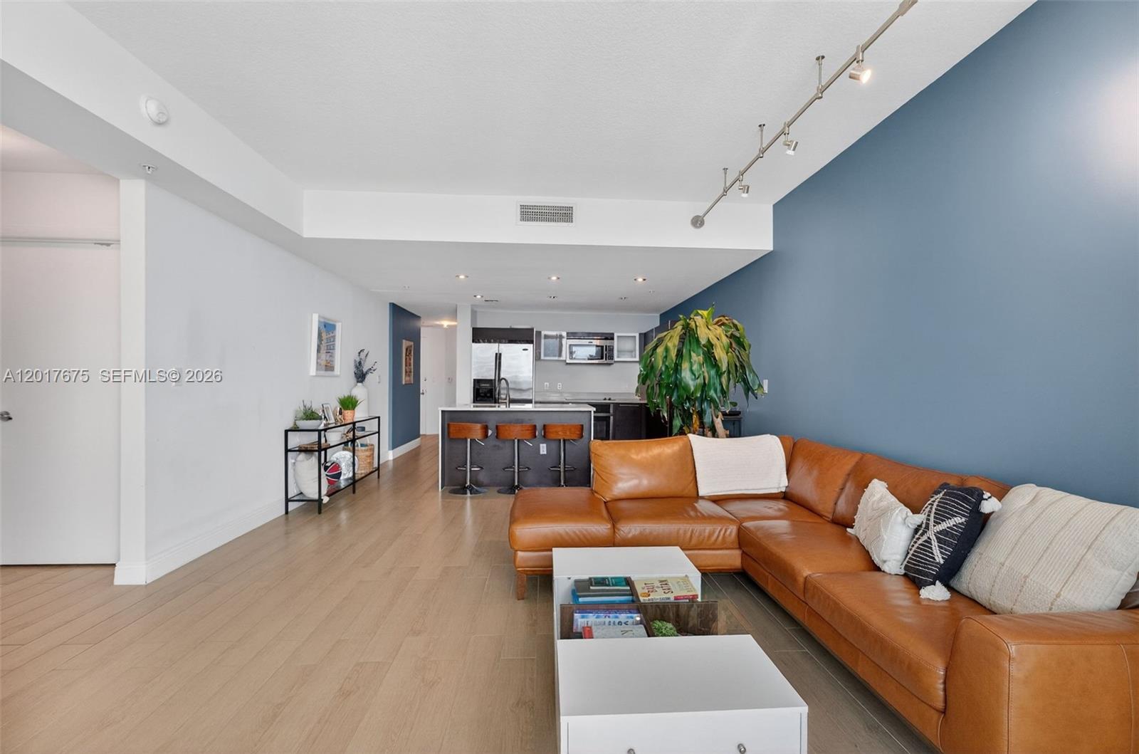 QUANTUM ON THE BAY CONDO - Residential