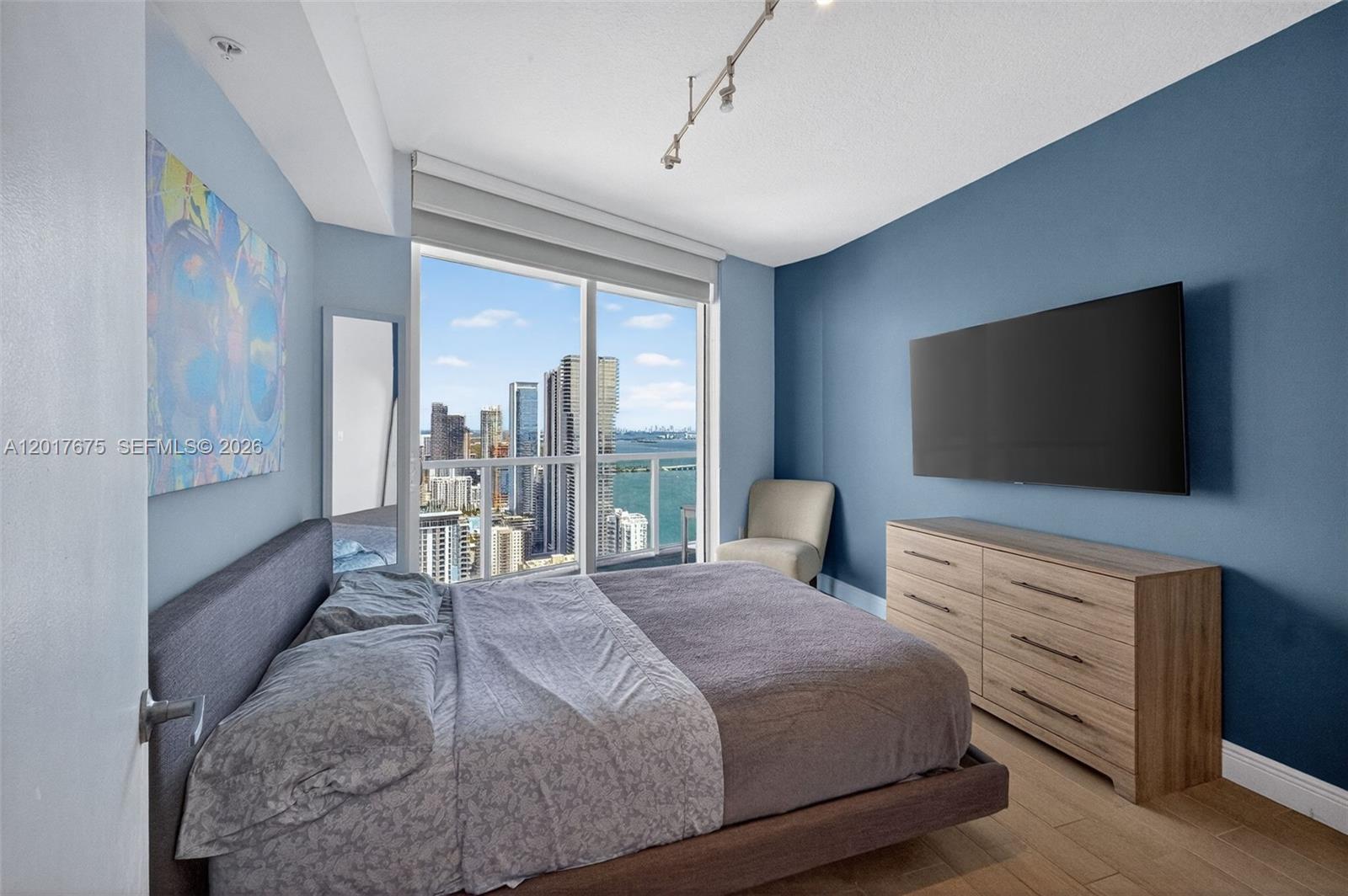 QUANTUM ON THE BAY CONDO - Residential