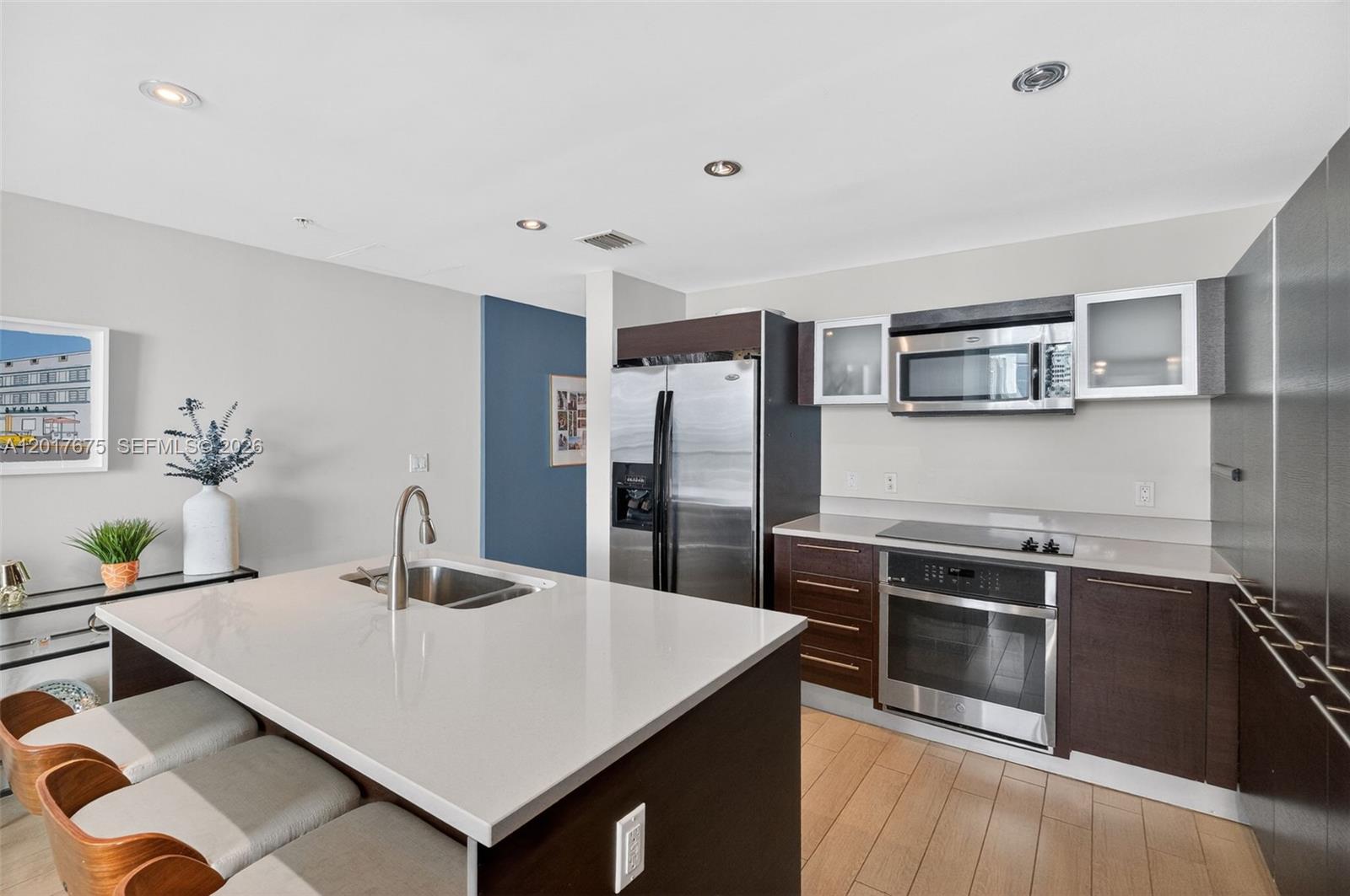 QUANTUM ON THE BAY CONDO - Residential