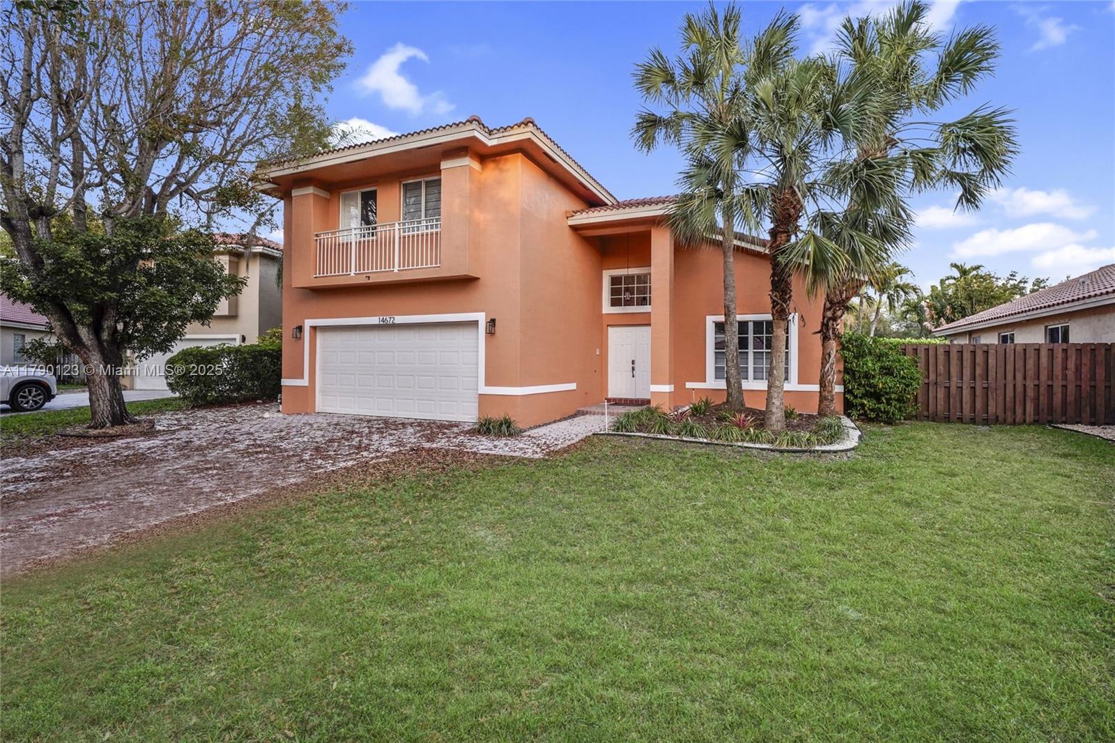 14672 Vista Luna Dr