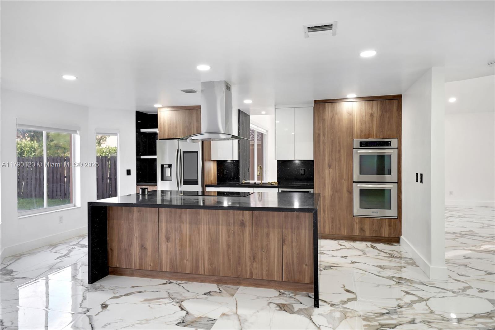 GROVE COMMERCIAL CENTER - Residential