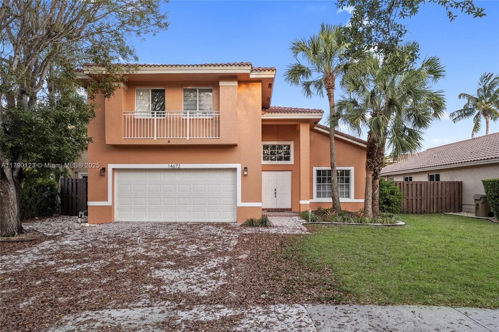 Property for Sale at 14672 Vista Luna Dr, Davie, Broward County, Florida - Bedrooms: 4 
Bathrooms: 3  - $790,000
