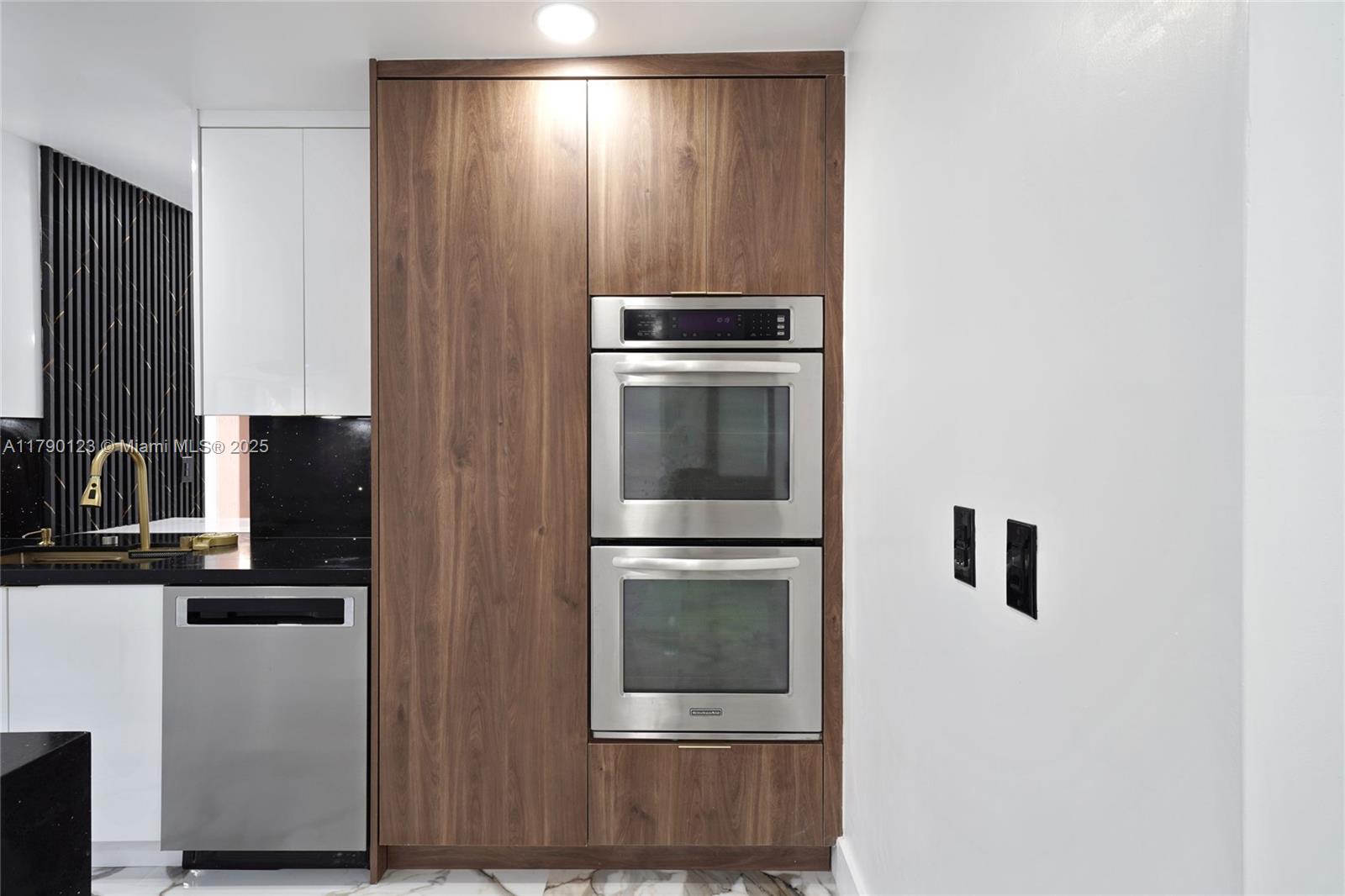 GROVE COMMERCIAL CENTER - Residential