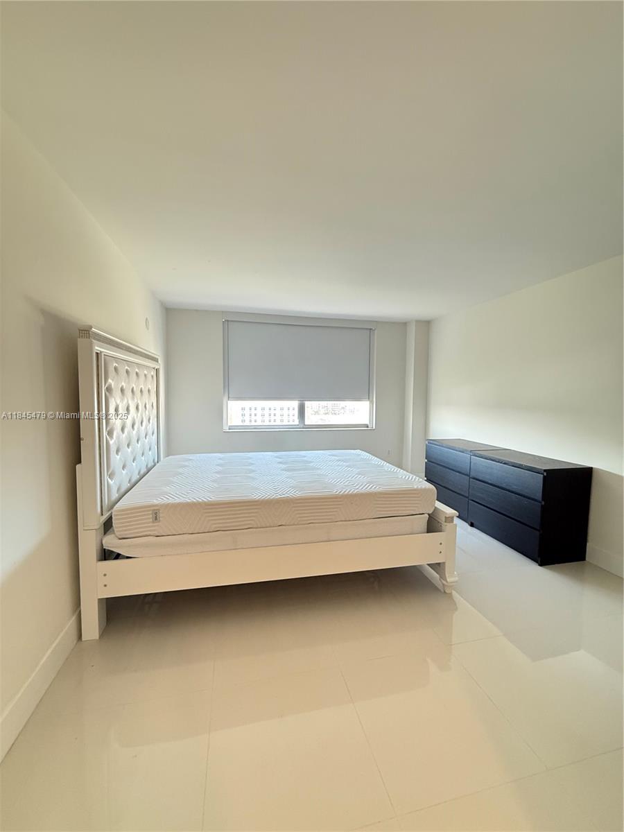 COMMODORE PLAZA CONDO - Residential