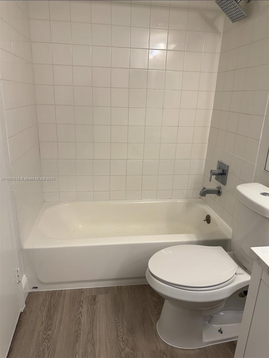 7601 E Treasure Dr PH112