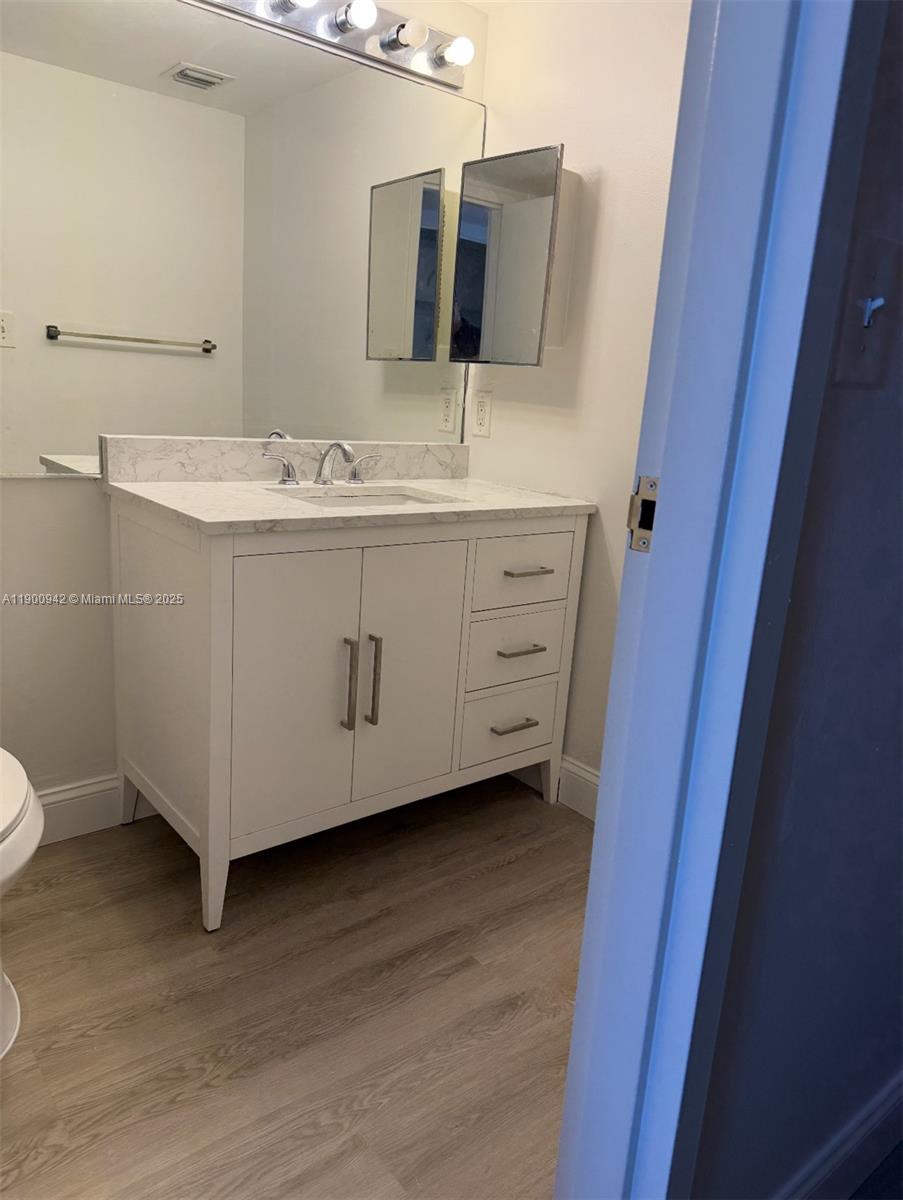 THE GRANDVIEW PALACE COND - Residential Lease