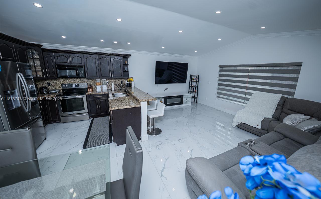 WEITZER SERENA LAKES WEST - Residential