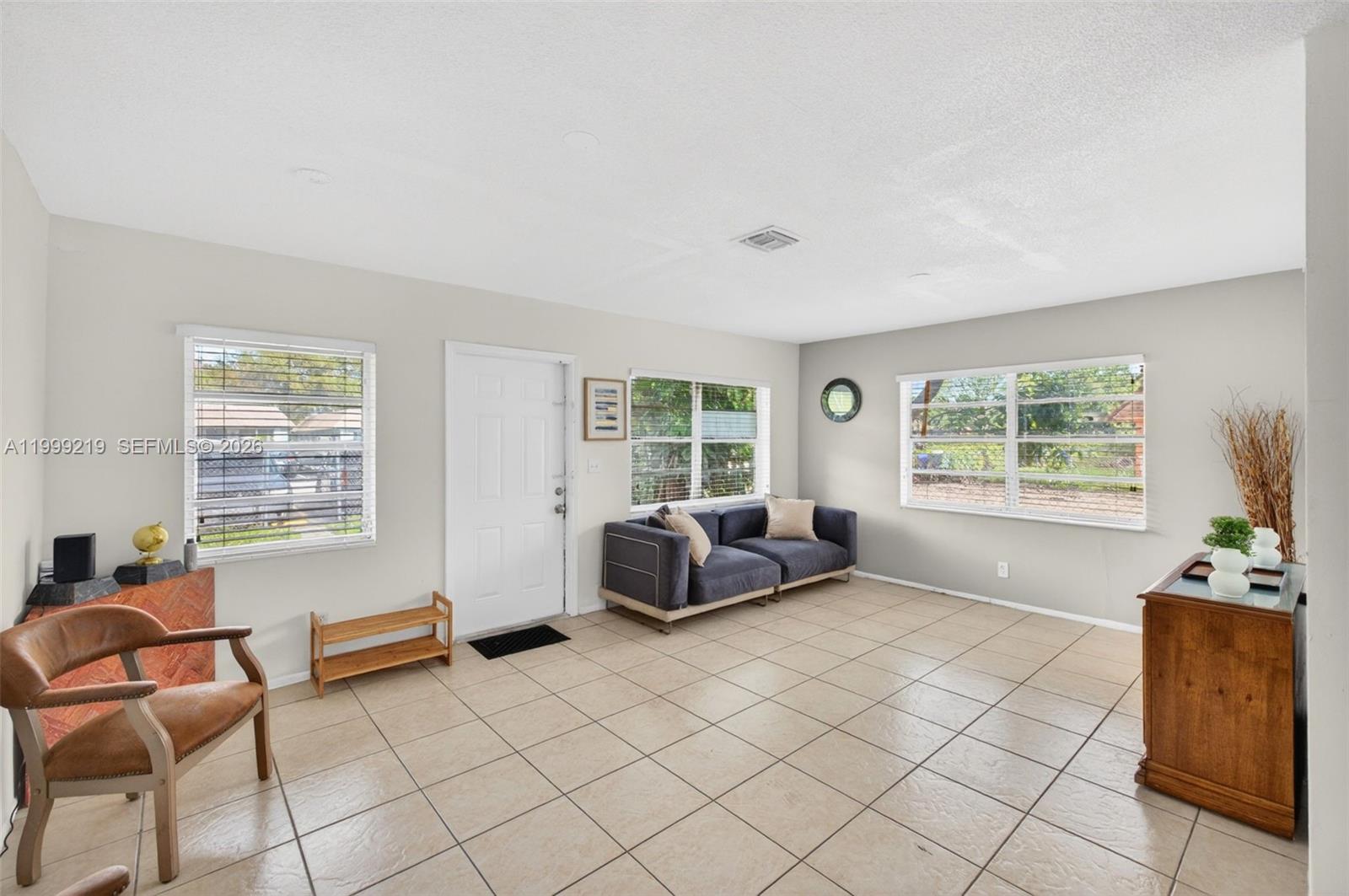 1619-1621 NW 8th Ave