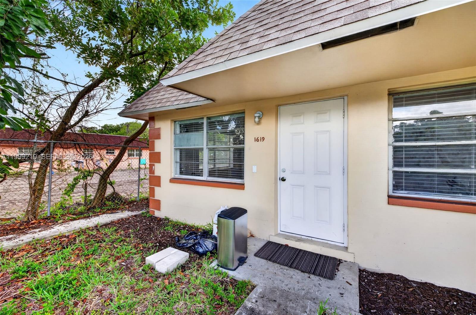 1619-1621 NW 8th Ave