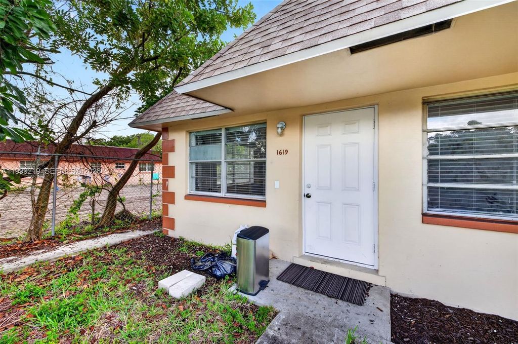 Photo of 1619-1621 NW 8th Ave, Fort Lauderdale, FL 33311 (MLS # A11999219)