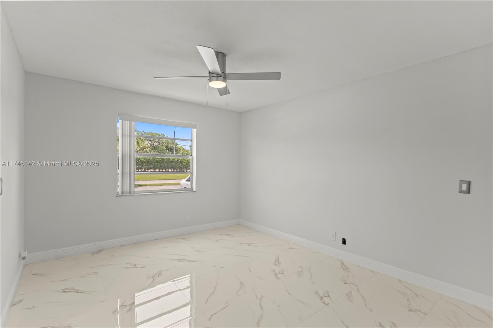 KINGS POINT FLANDERS COND - Residential