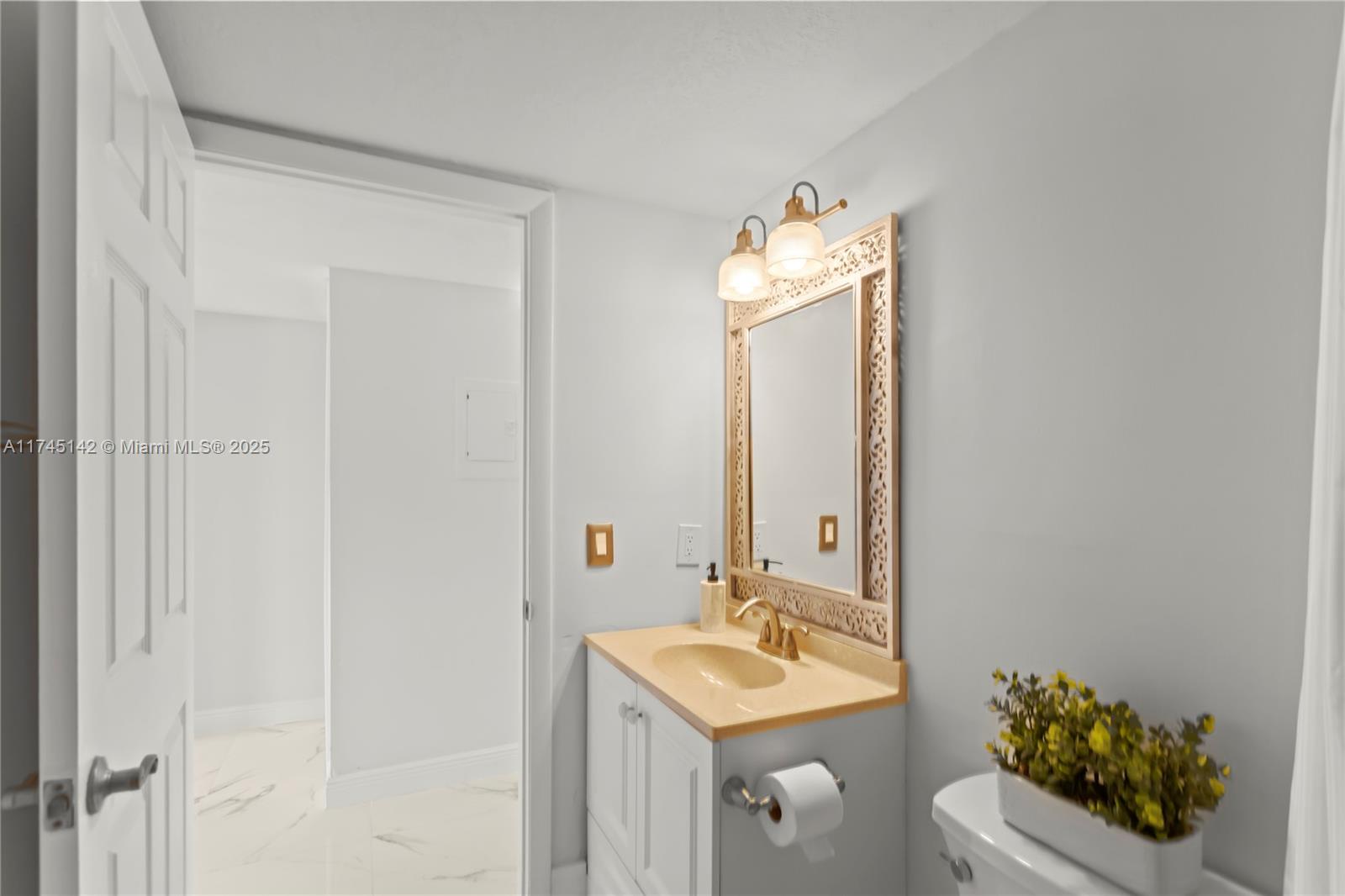 KINGS POINT FLANDERS COND - Residential