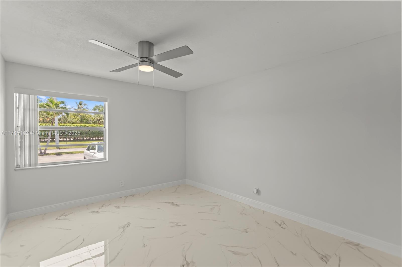 KINGS POINT FLANDERS COND - Residential