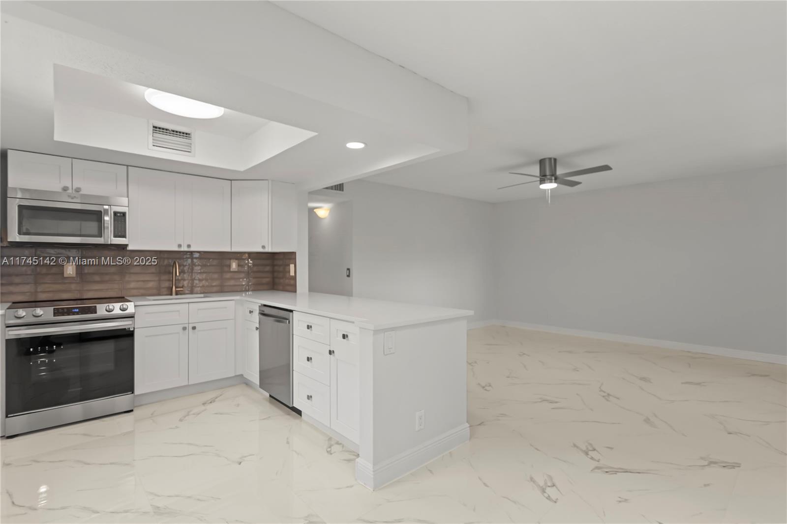 KINGS POINT FLANDERS COND - Residential