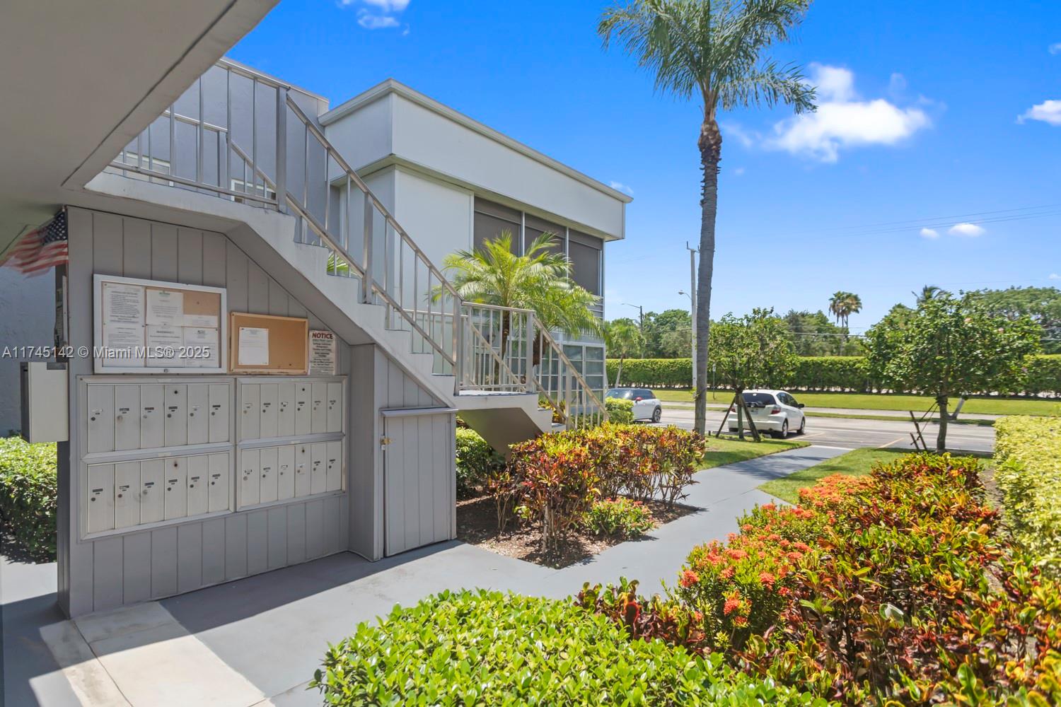 KINGS POINT FLANDERS COND - Residential