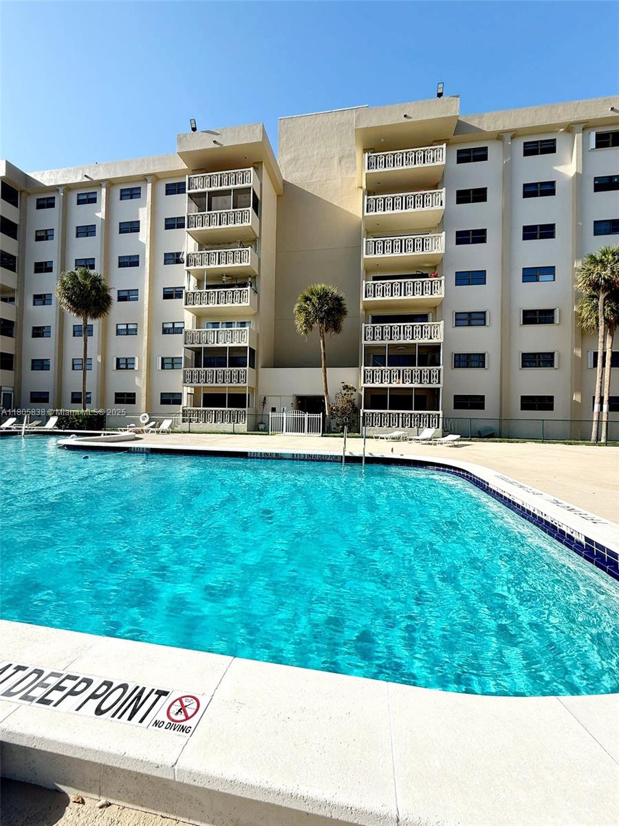 CANONGATE CONDO NO ONE - Residential