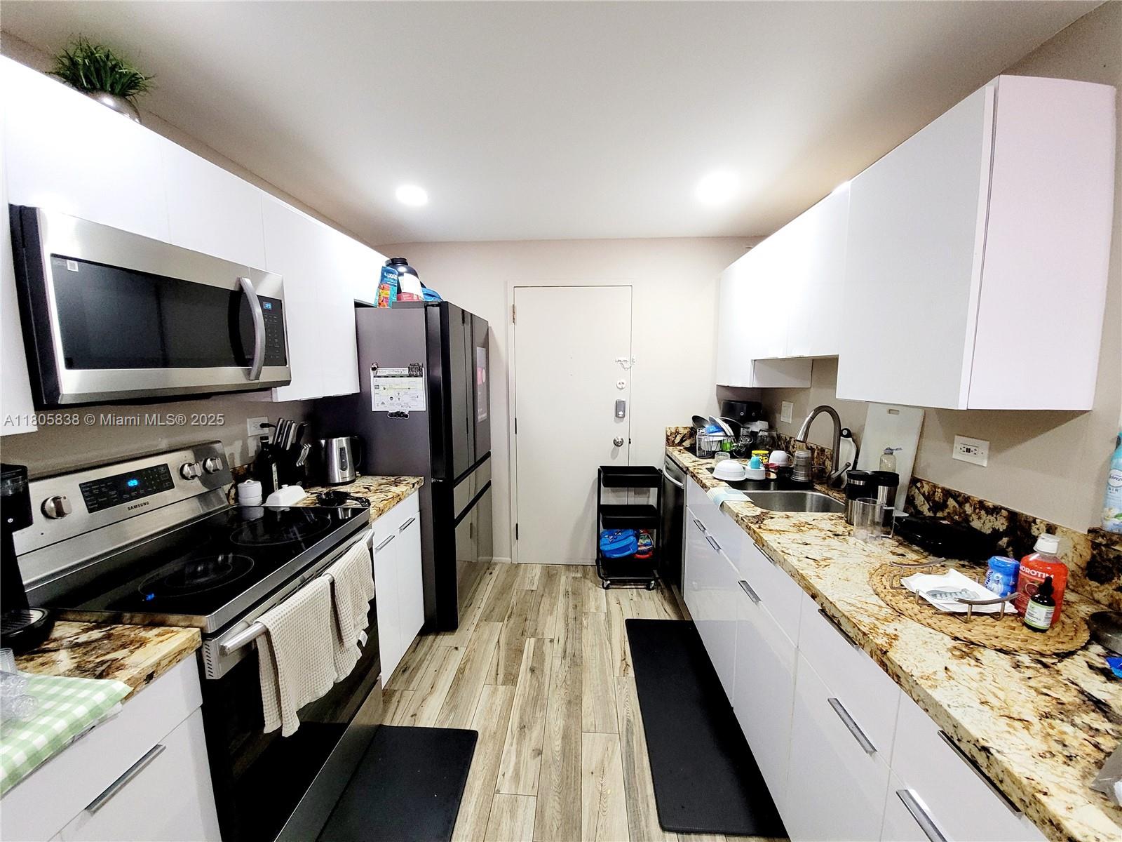 CANONGATE CONDO NO ONE - Residential