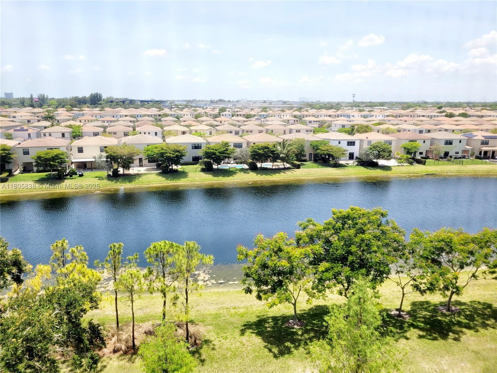 CANONGATE CONDO NO ONE - Residential