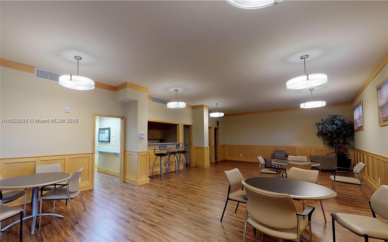 CANONGATE CONDO NO ONE - Residential