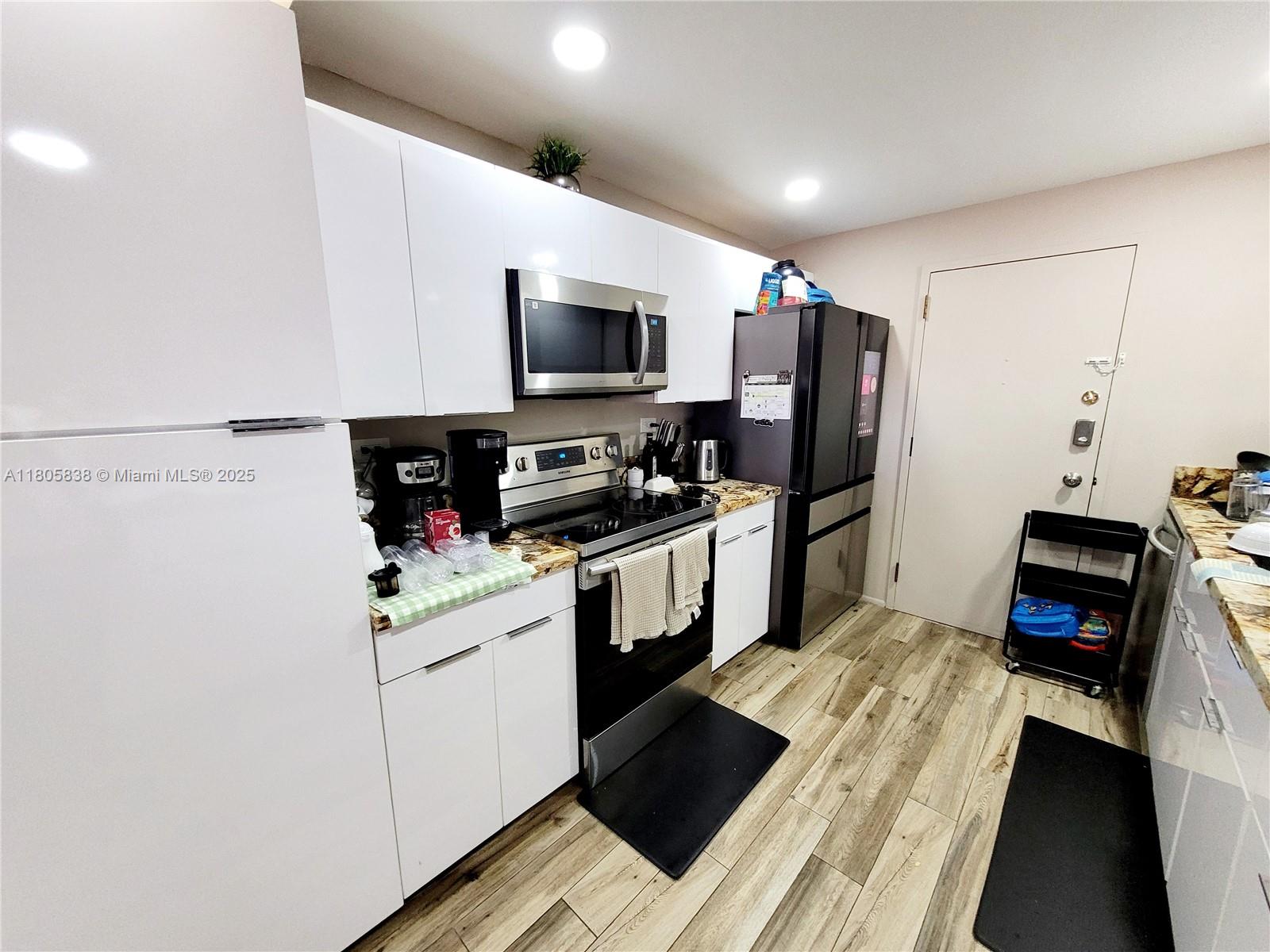 CANONGATE CONDO NO ONE - Residential