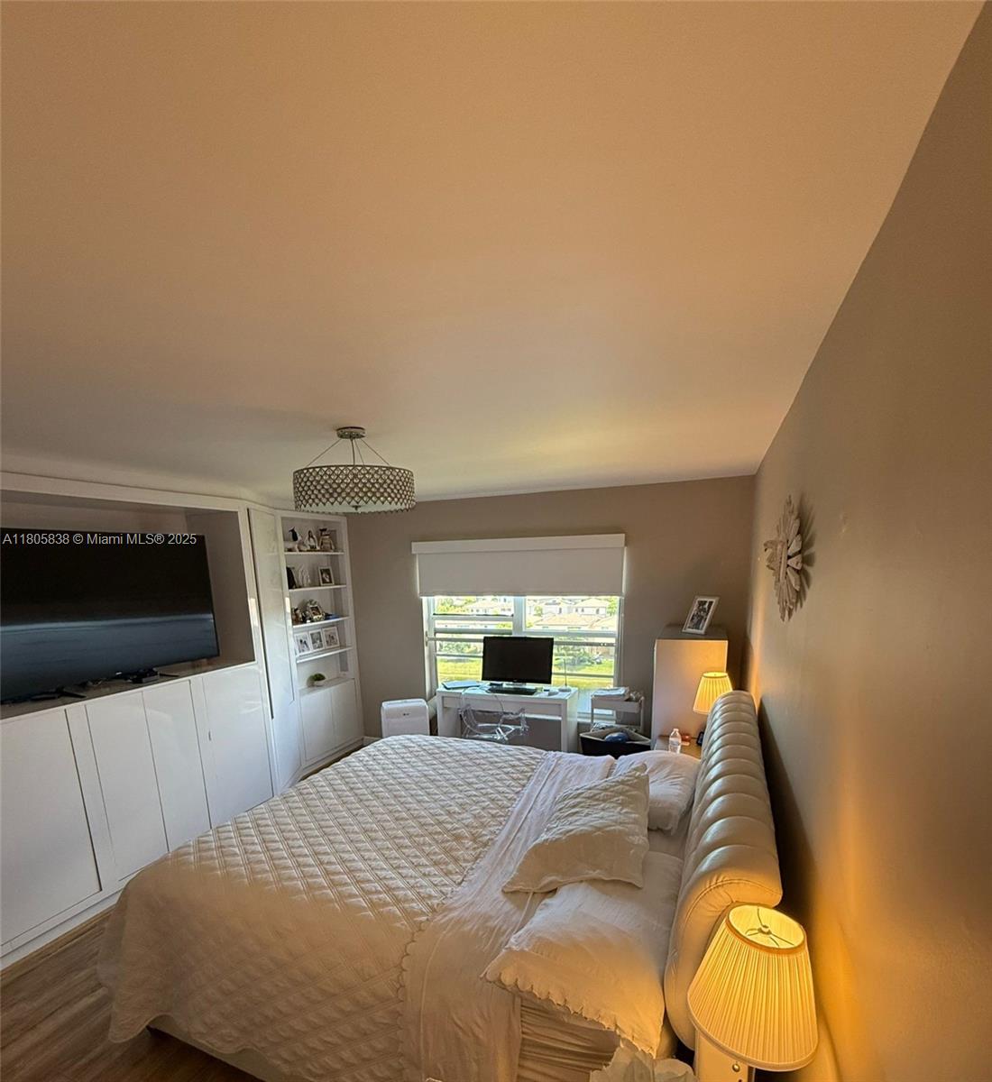 CANONGATE CONDO NO ONE - Residential