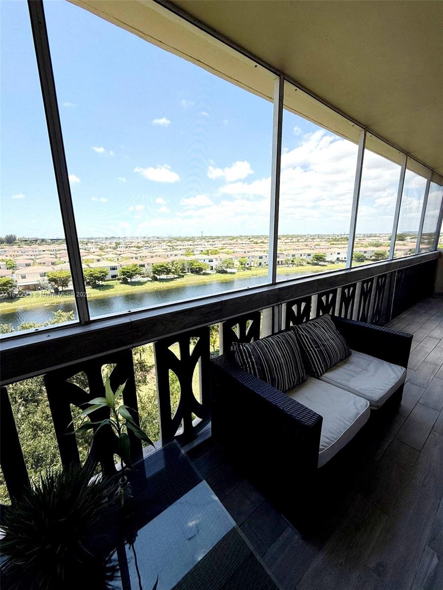 CANONGATE CONDO NO ONE - Residential