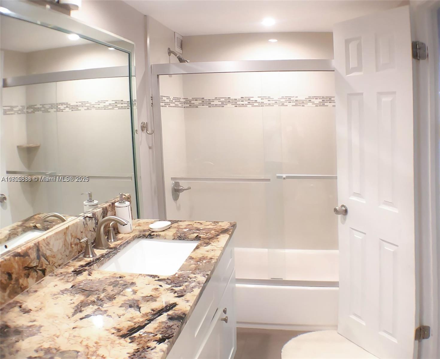 CANONGATE CONDO NO ONE - Residential