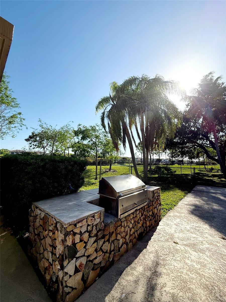 CANONGATE CONDO NO ONE - Residential