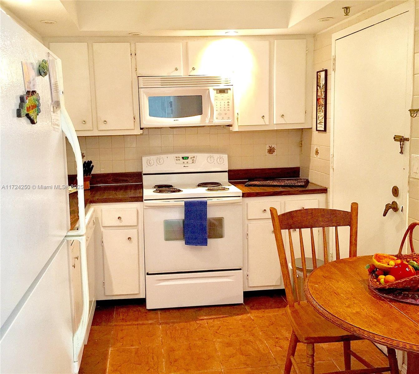 9511 Collins Ave 1108
