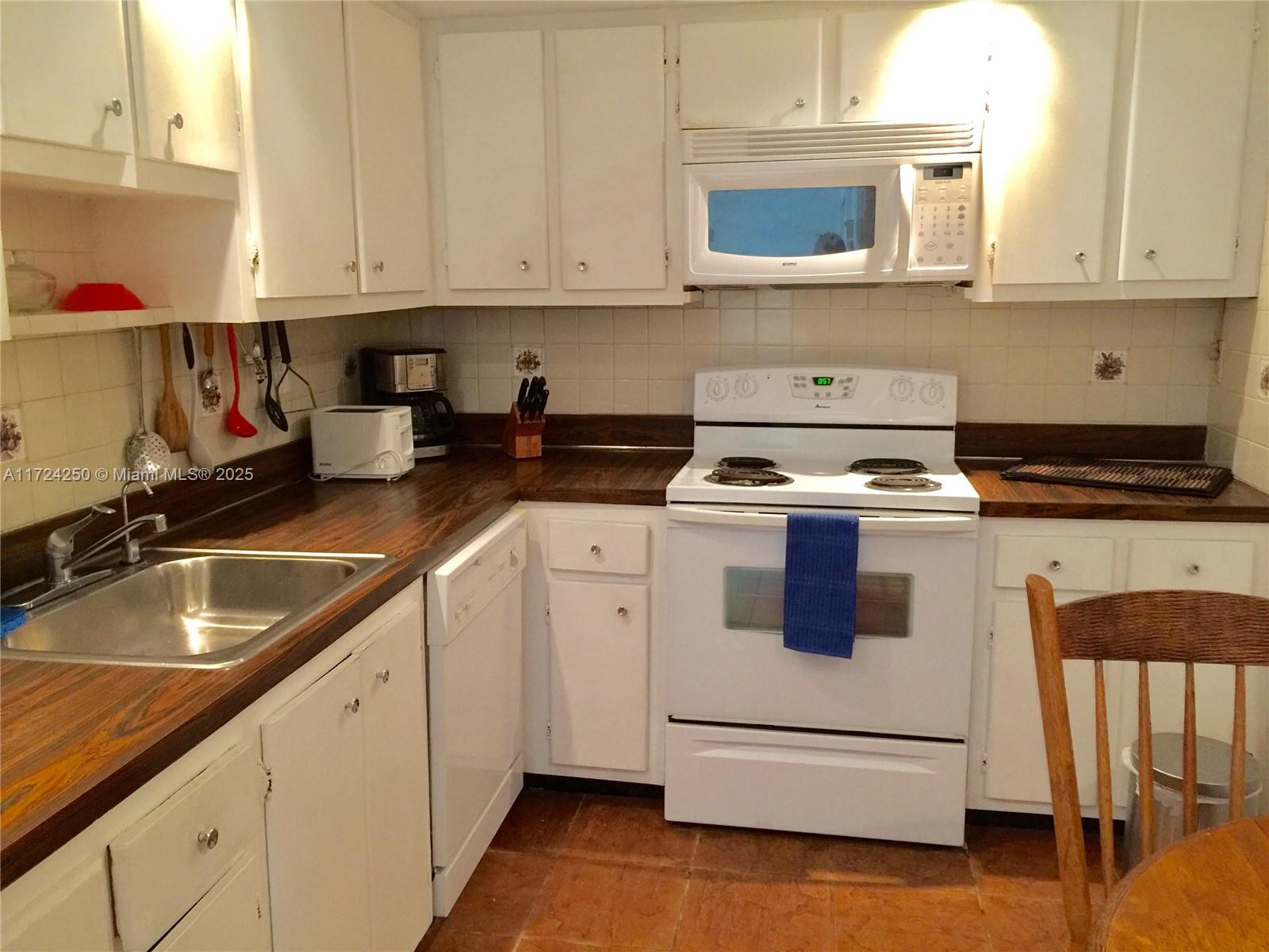 9511 Collins Ave 1108