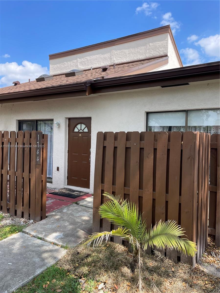 Property for Sale at 1744 Nw 71st Ave 117, Plantation, Miami-Dade County, Florida - Bedrooms: 2 
Bathrooms: 2  - $275,000