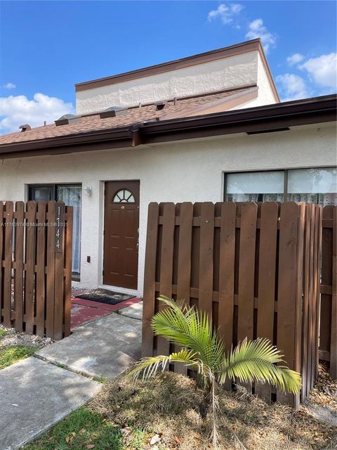 1744 NW 71st Ave 117 Plantation FL 33313