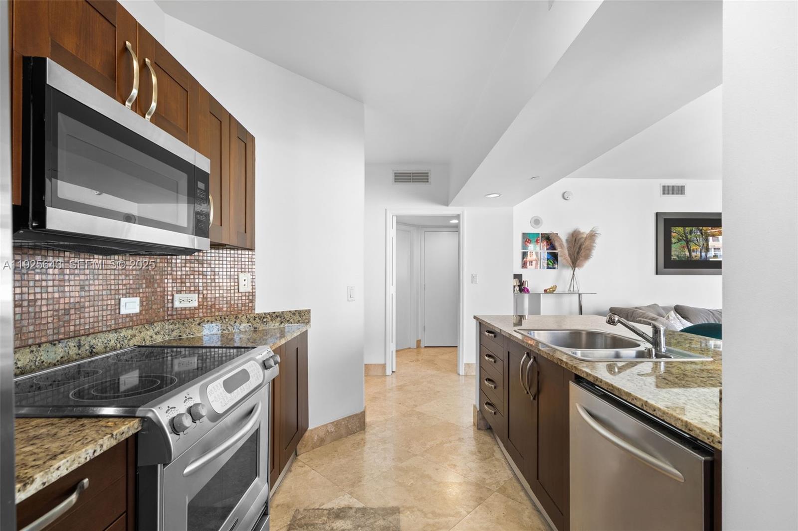 TURNBERRY VILLAGE SO TOWE - Residential Lease