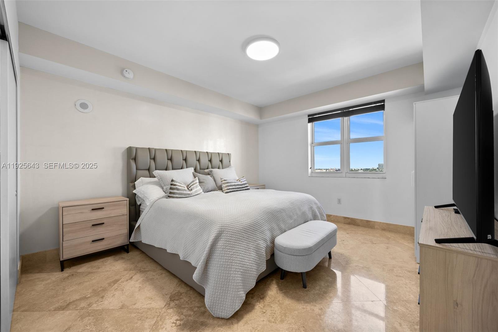 TURNBERRY VILLAGE SO TOWE - Residential Lease