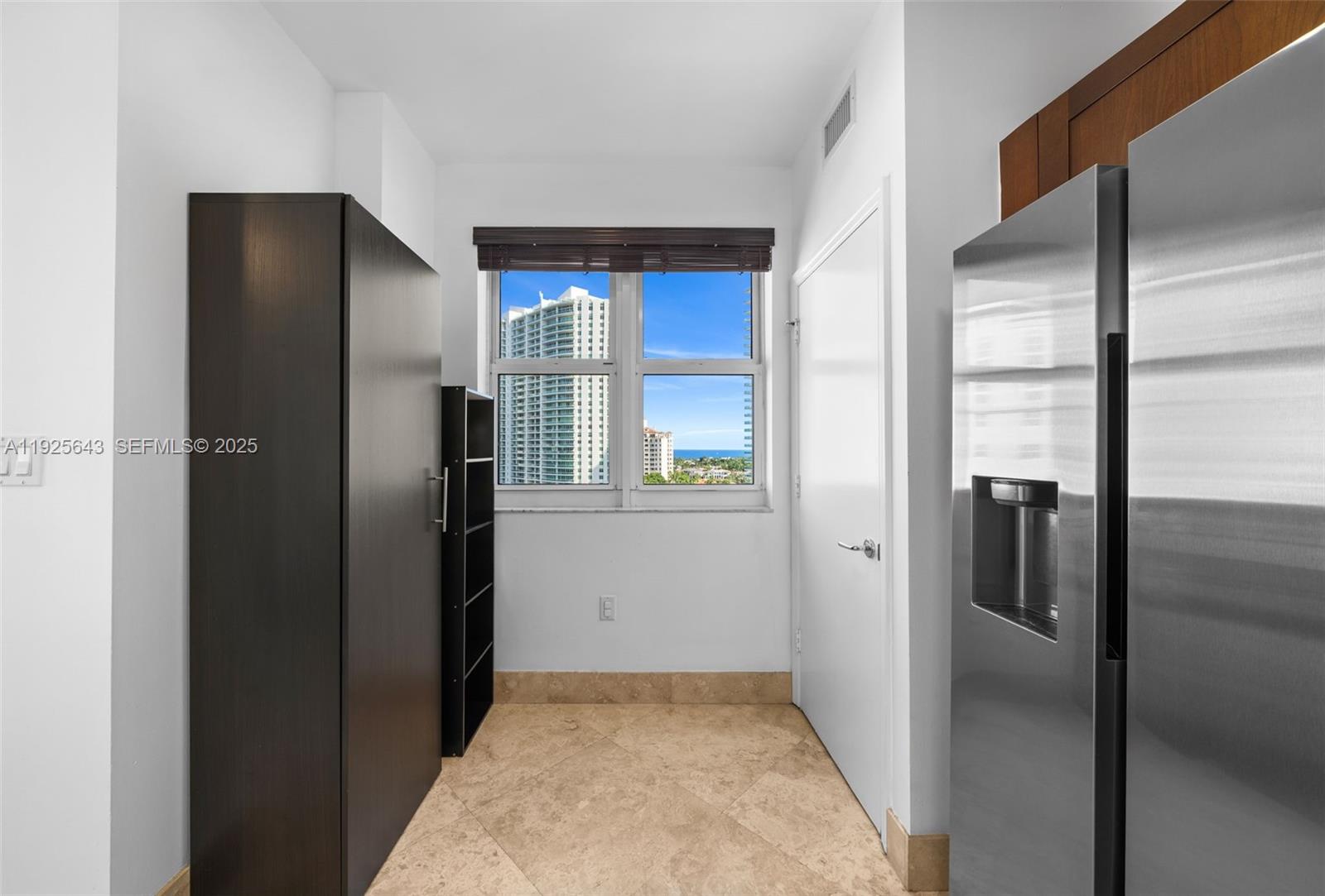 TURNBERRY VILLAGE SO TOWE - Residential Lease