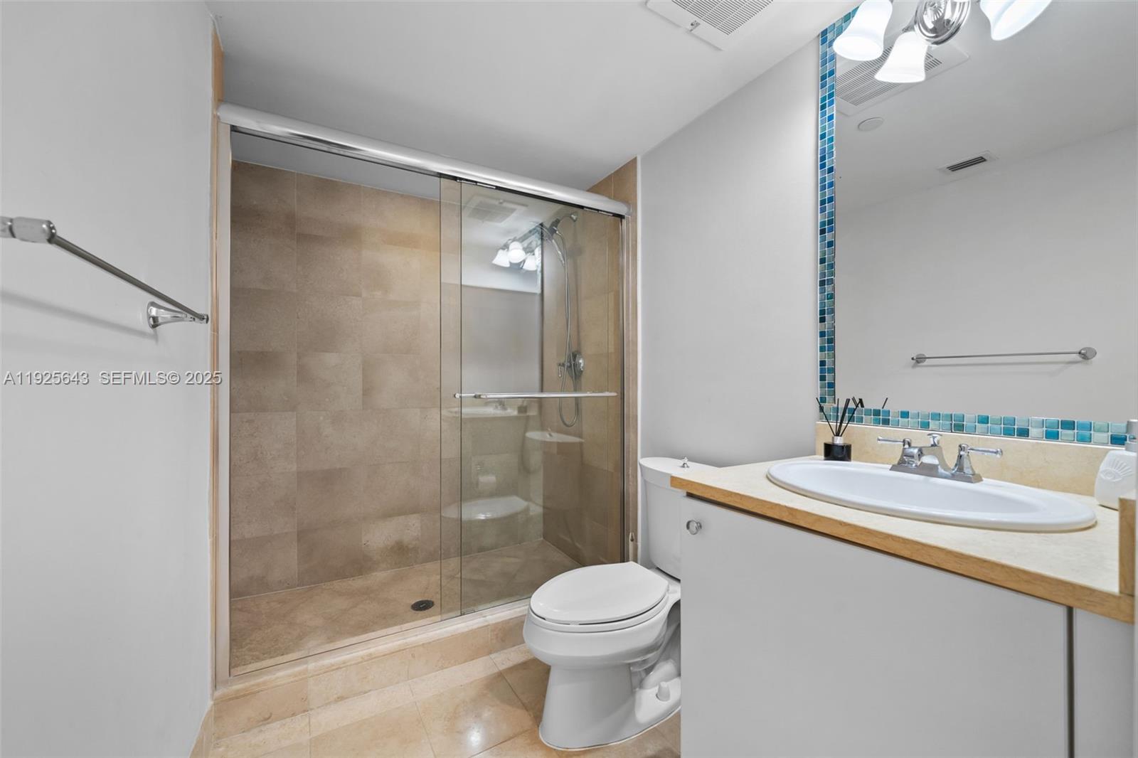 TURNBERRY VILLAGE SO TOWE - Residential Lease