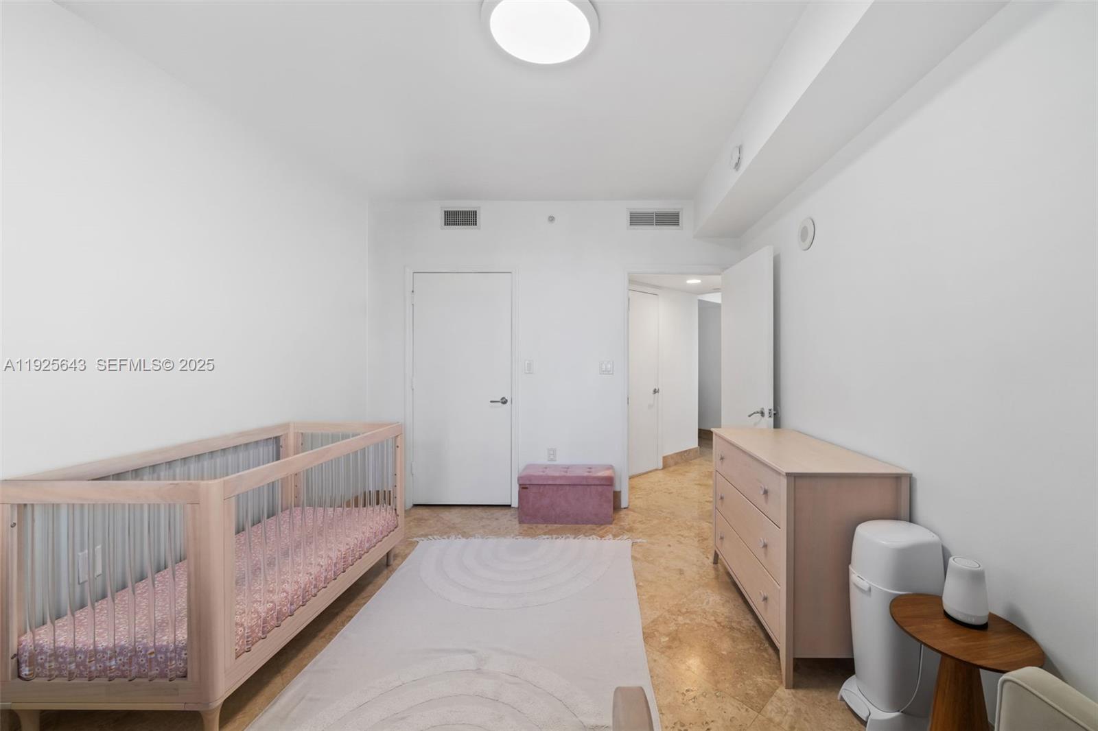 TURNBERRY VILLAGE SO TOWE - Residential Lease