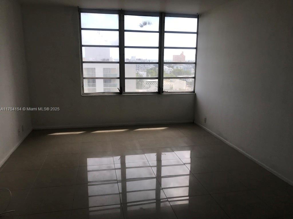 1000 West Ave 908