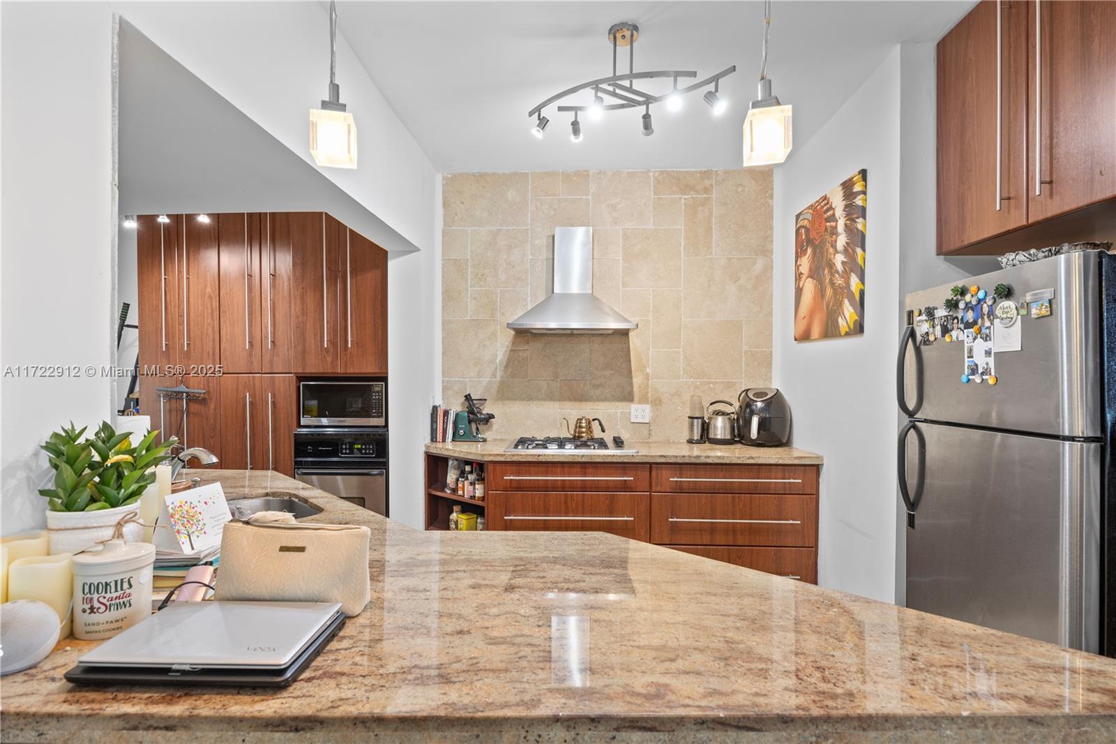 Property for Sale at 1840 James Ave 8, Miami Beach, Miami-Dade County, Florida - Bedrooms: 1 
Bathrooms: 1  - $275,000