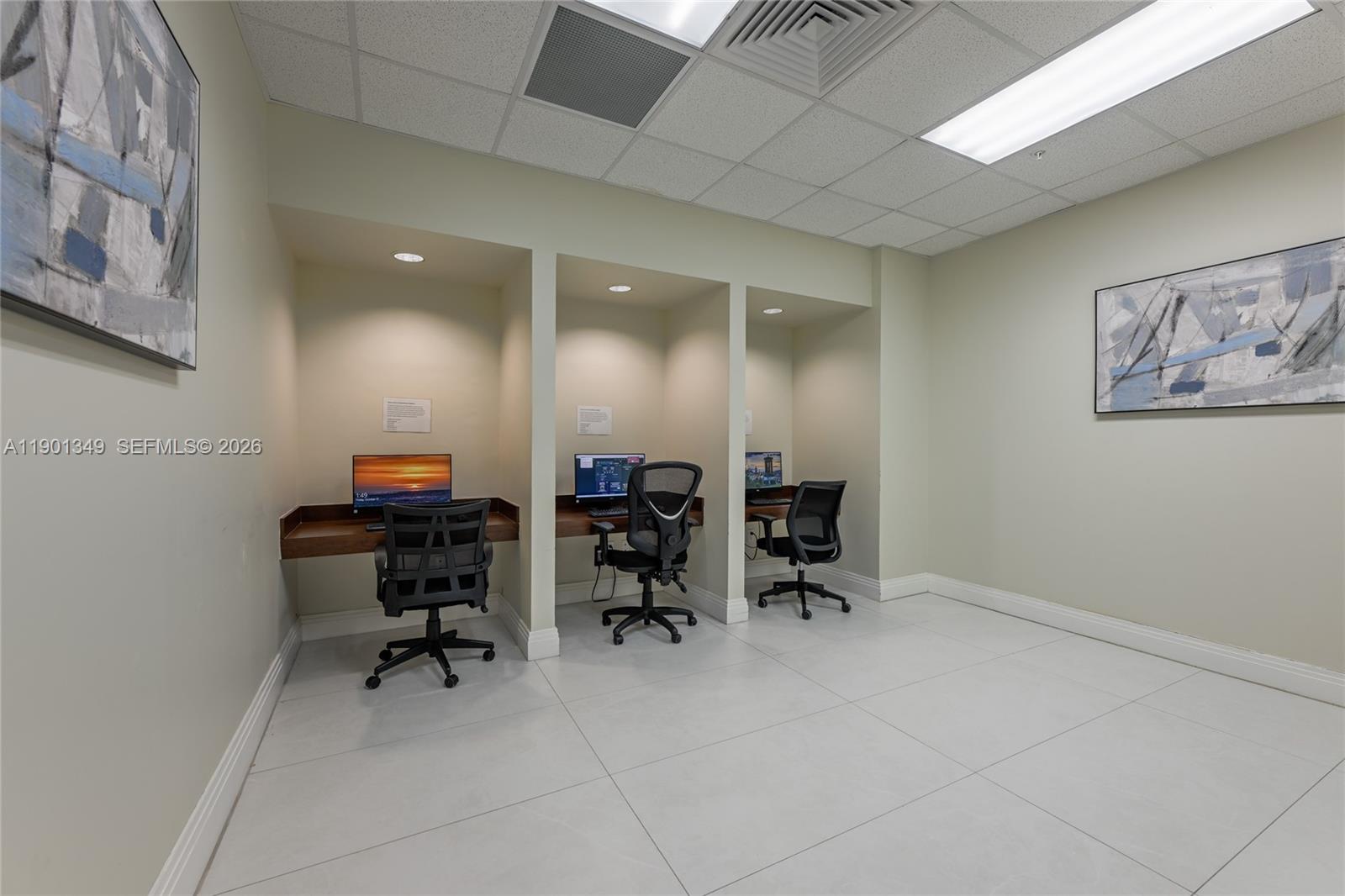 RESIDENCES ON HOLLYWOOD B - Residential